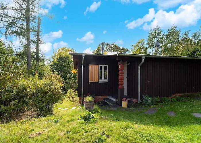 Forest-edge Nyaraló *