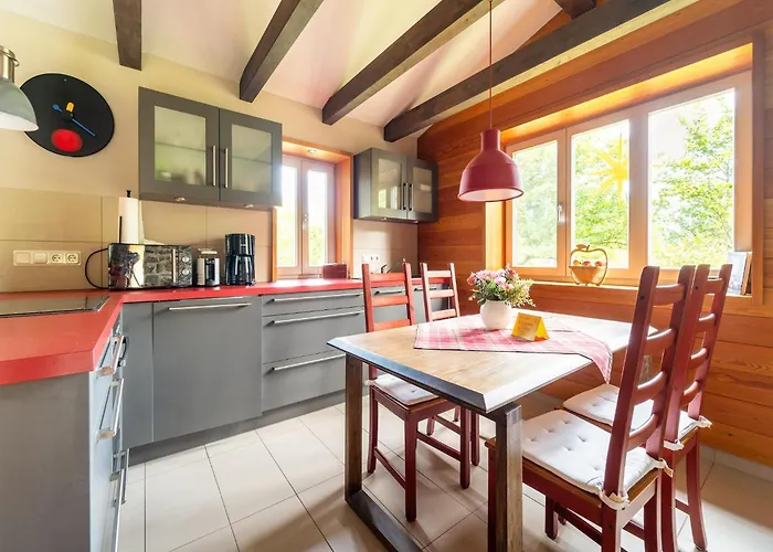 Forest-edge Nyaraló