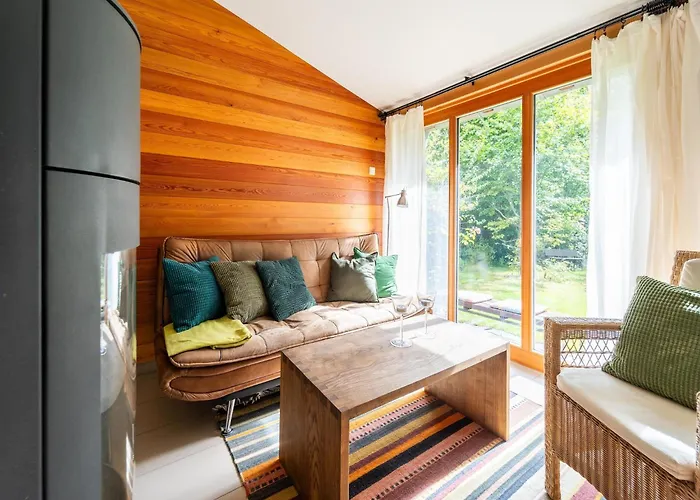 Forest-edge Nyaraló *